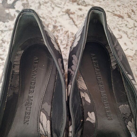 Alexander McQueen Silk Black floral print Loafer Flats size 39 - Picture 7 of 13